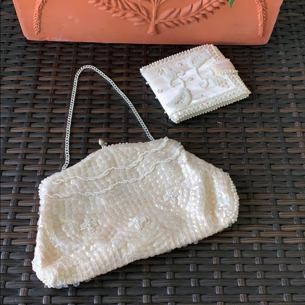 Vintage Beaded Clutch w/ wallet